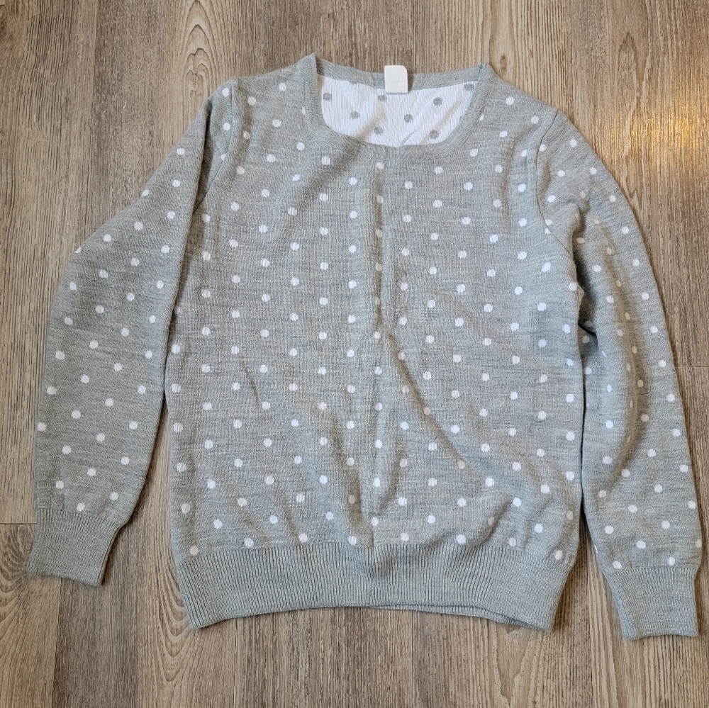 Small polka dot sweater